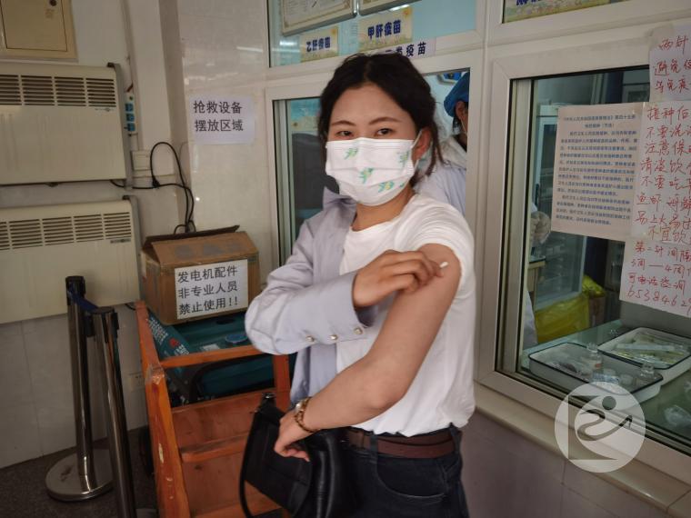 集体接种新冠肺炎疫苗06+.jpg 集体接种新冠肺炎疫苗06+.jpg