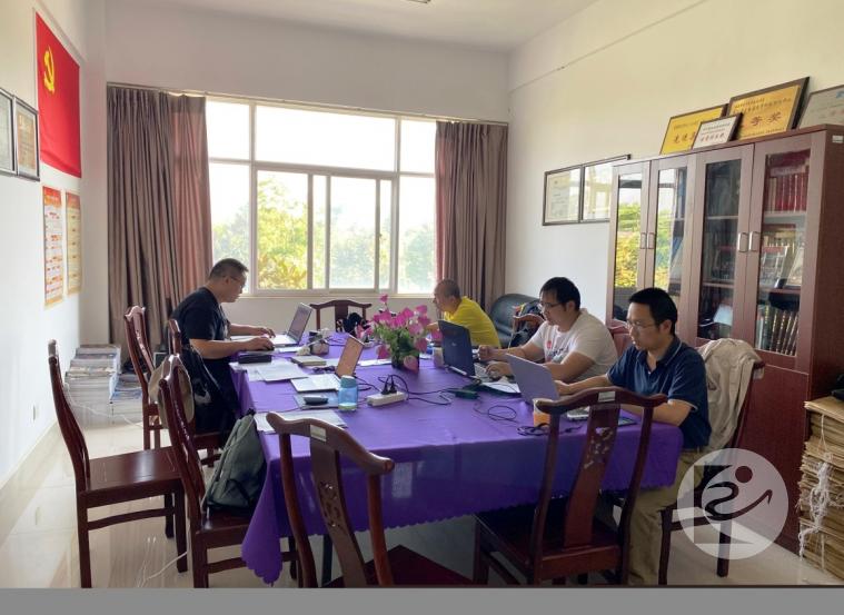 旭坤资产评估和审计人员参与昆明医科大学所属企业资产清查评估工作01+.jpg