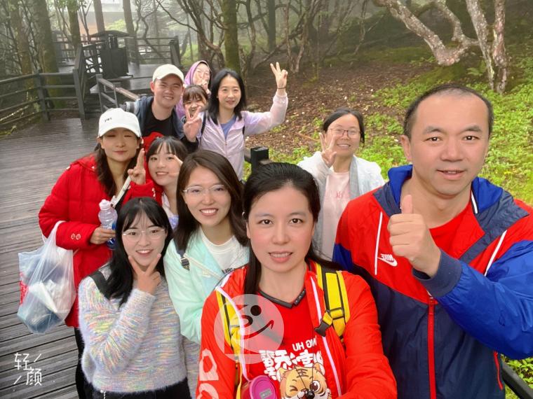 昆明旭坤举行“永攀高峰”登轿子山活动庆祝建所18周年05.jpg