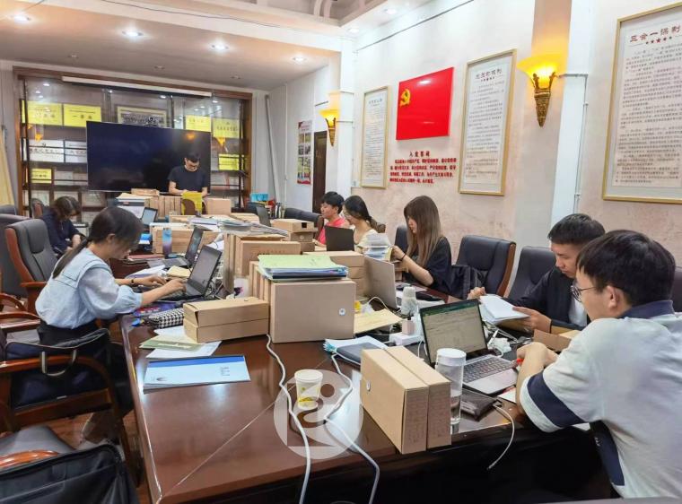 昆明旭坤评估二部年轻同志勇挑重担 顺利完成任务01.jpg