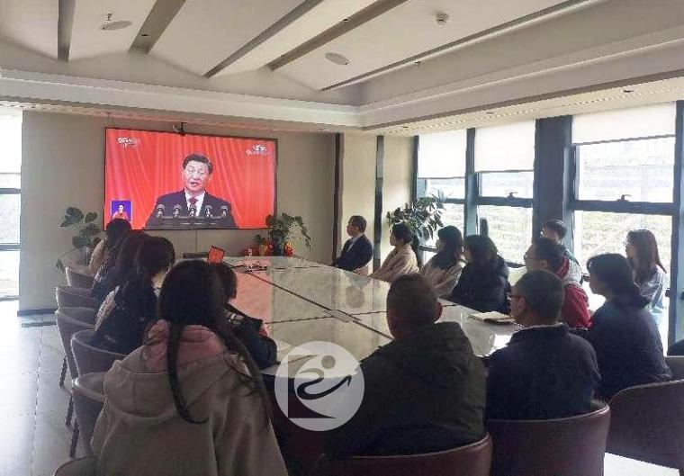 昆明旭坤组织党员及员工收听收看党的二十大开幕实况02.jpg