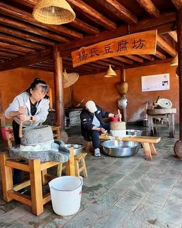 昆明旭坤开展“建功新时代,学习二十大”党建共建活动04.jpg 昆明旭坤开展“建功新时代,学习二十大”党建共建活动04.jpg